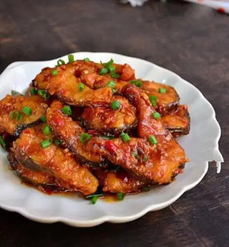 开胃回锅鱼准备食材:鱼掏出内脏(这一步店家会处理干净)洗净黑膜去头