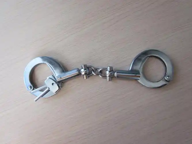 警用金属手铐-公安单警装备-山东中盾警用装备有限公司-安保器材_单警