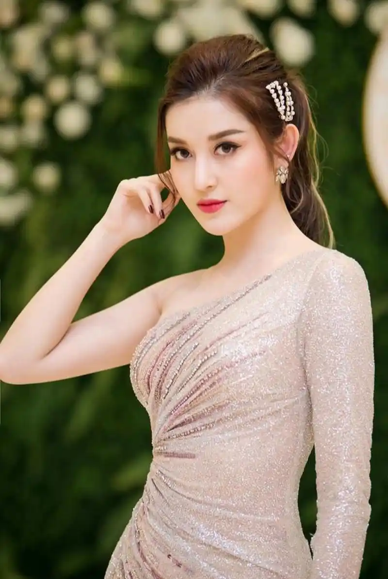 浪姐舞台上认识的越南美女芝芙chi pu,全世界的美女都有一个共同点一