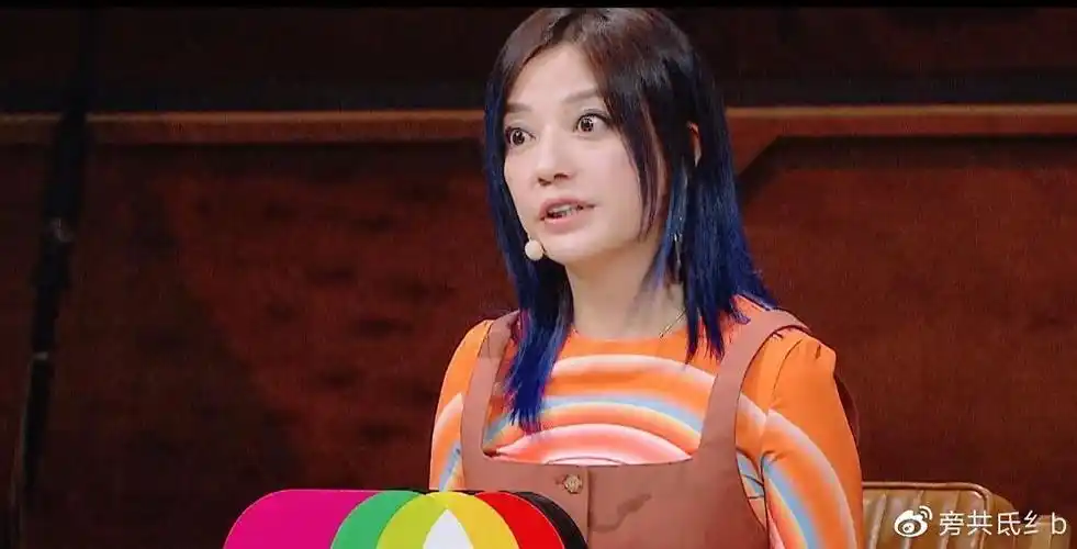 黄奕与赵薇之间还有那么一点微妙,那就是两人都曾是汪雨的前女友,当时