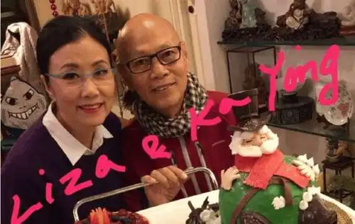 70岁汪明荃全家近照: 被前两任丈夫伤透心, 现被三婚丈夫宠上天