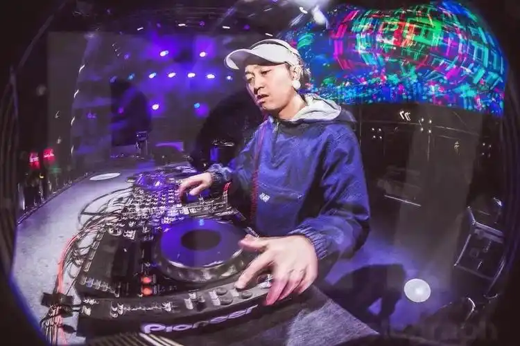 野孩子猴子军团fayzz乐队街娃乐队他们的出现为此次音乐节增添亮点