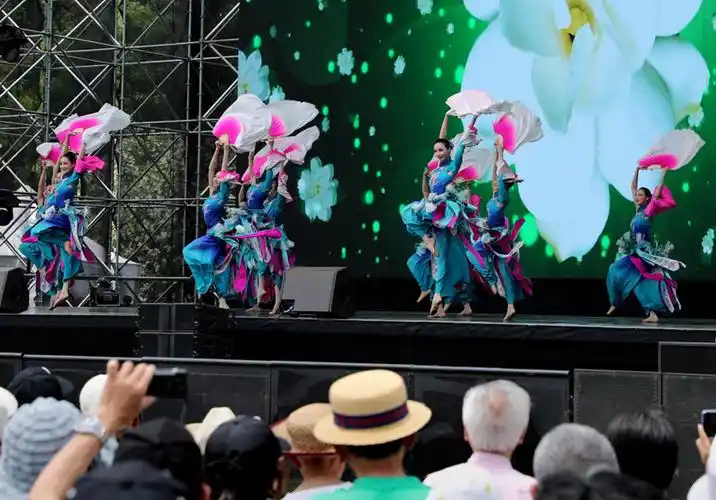 第十二届中国艺术节公益惠民户外演出拉开序幕