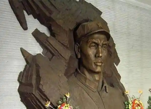 民国最仁义将军董振堂的三次抉择:一次留下争议,另一次丢了命_管理