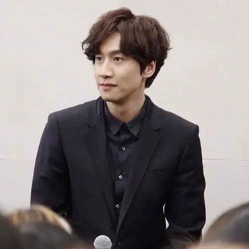 韩剧男神长发对比:李光洙