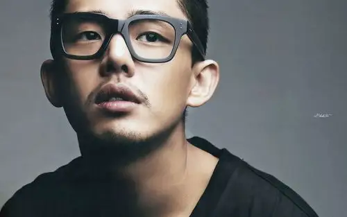 韩国明星刘亚仁帅气时尚写真桌面壁纸高清大图预览1680x1050_日韩明星