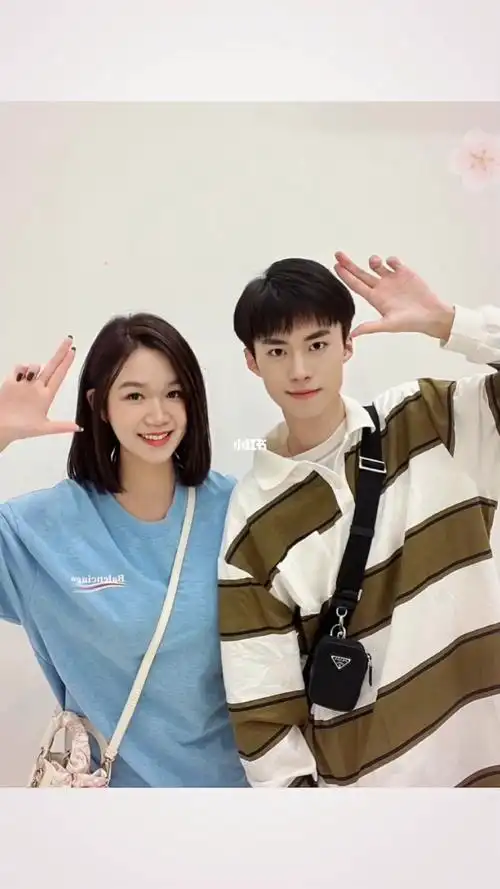 易烊千玺公开女友