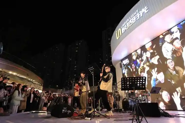 贵阳路边音乐会·悦然时光"前夜派对"高清组图大放送~_湖区_音乐节