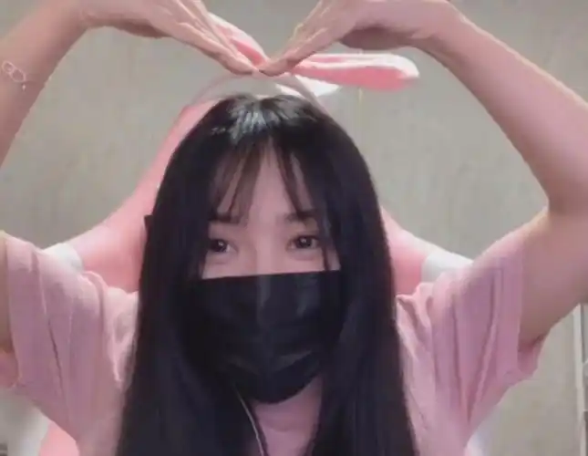 一条小团团露脸直播王思聪现身直播间豪刷礼物水友有排面