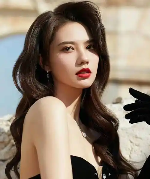 姜珮瑶那么好看,为什么总是演女配呢?_角色_产业_电影