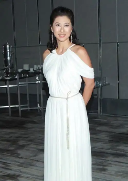 叶倩文嫁大14岁的林子祥婚内不道德上位婚后分居无孩子图什么