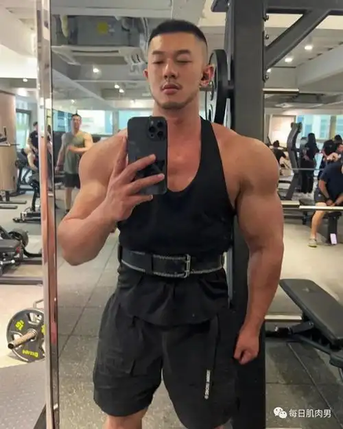 深圳乐刻教练全果自拍,不愧是推特大v