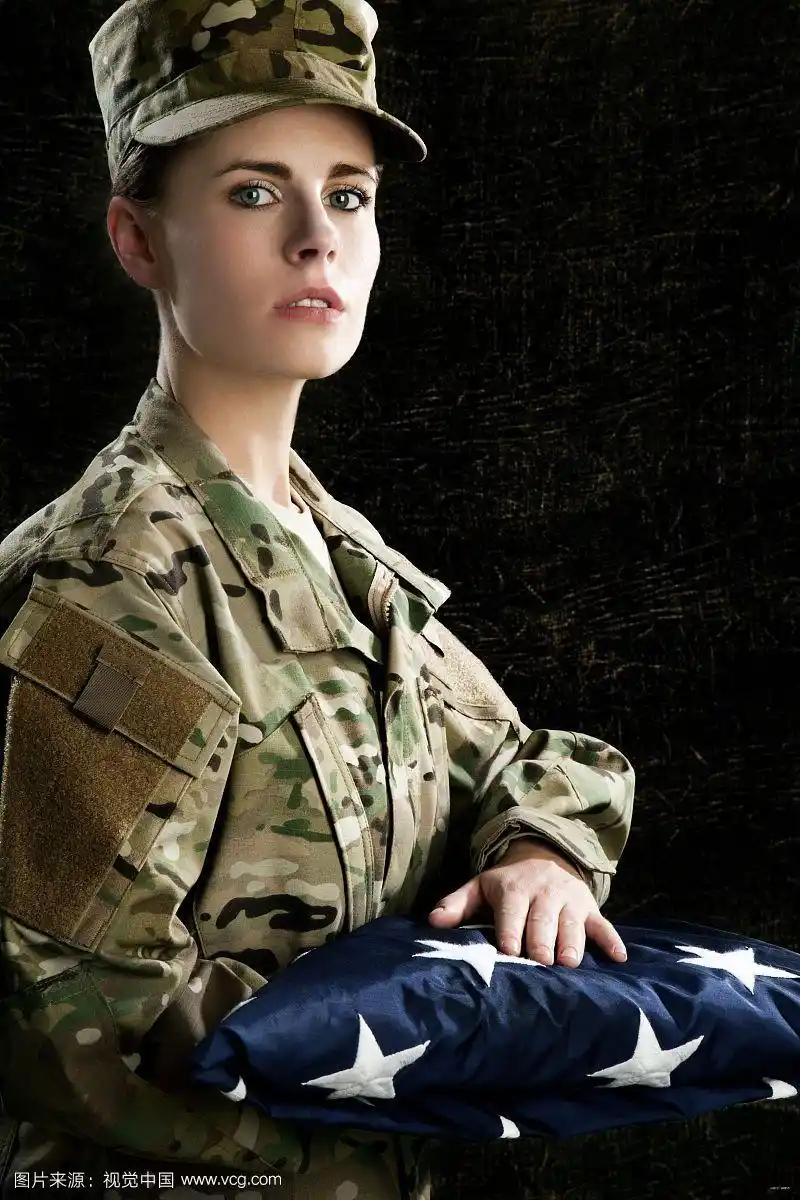 高清影像:美国女兵,美貌与实力并存
