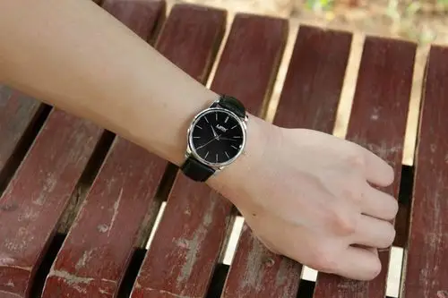 优唛正品皮带男表潮流防水品质手表男士商务石英表超薄时装表男式