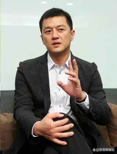 李亚鹏被执行4.52亿,不满妻子直播人气比他高,二胎孩子还有缺陷
