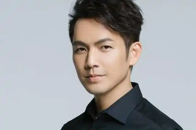 聊聊关注度最近猛升的70后男明星,请抱走你最爱!李健钟汉良满江