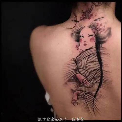 背部日本风格的彩色艺伎女人纹身图案