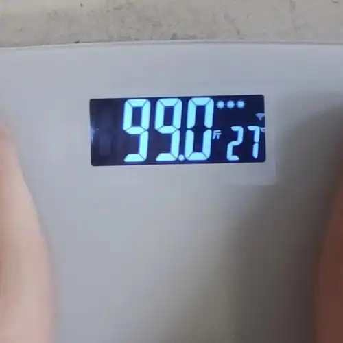 在学校体重一直在99斤不动 回到家后体重一直在下降 小肚子都快没有了