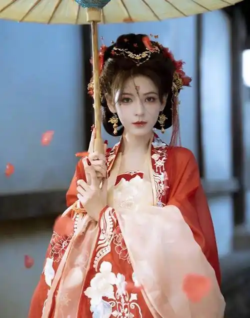 张予曦| 高级建模脸,小说里倾国倾城的古装美人!