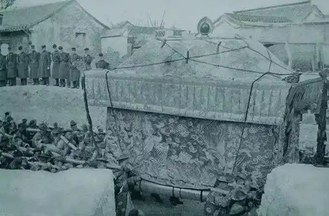 大清女皇慈禧太后出大殡现场竟有128人抬棺材