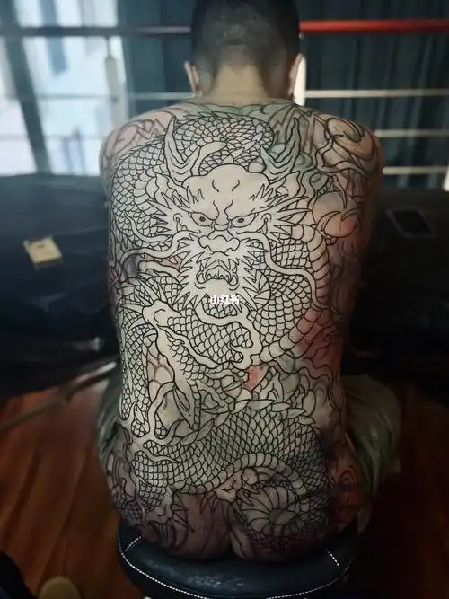 沈阳纹身师  #沈阳纹身  #女纹身师  #满背纹身  #老传统纹身