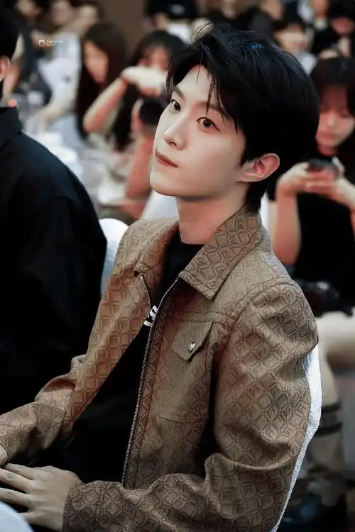 范丞丞超话230729 first影展官方欢迎晚宴fantasticbaby丨范丞丞的