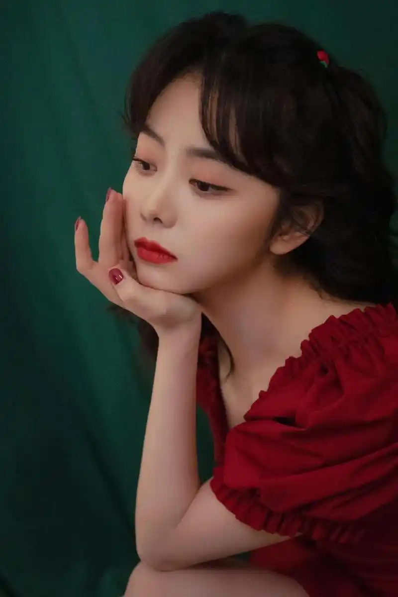 超级小可爱谭松韵,有着童颜少女的乖萌娃娃脸