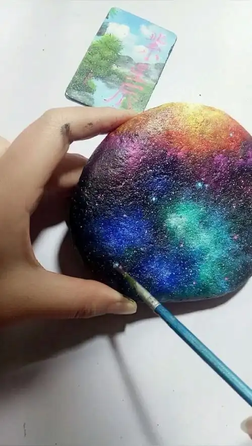 路边捡个不要钱的石头,一起画星空