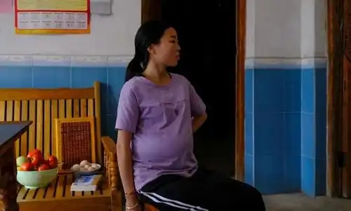 儿子"撑破肚皮"去世后,女儿的肚子也大了