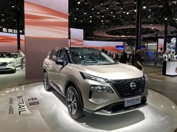 而在本届上海国际车展期间,东风日产也是带来了旗下奇骏超混电驱,这款