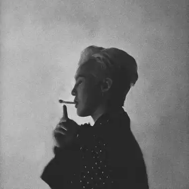 权志龙头像黑白,好看的权志龙头像高清最帅图片