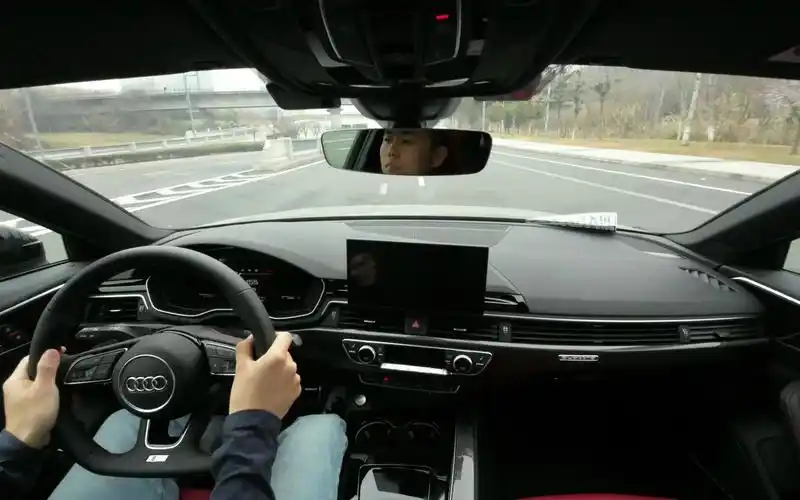 奥迪s4 车内视角 3.0 v6 6500转 原声 dji mic测试