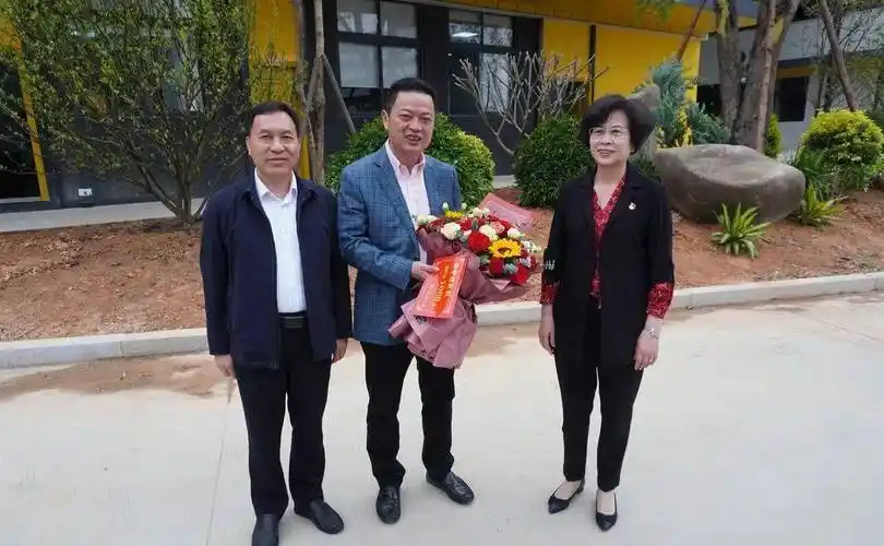 【致敬劳动】涵江区领导亲切看望慰问一线劳动者_致敬劳动者_工作