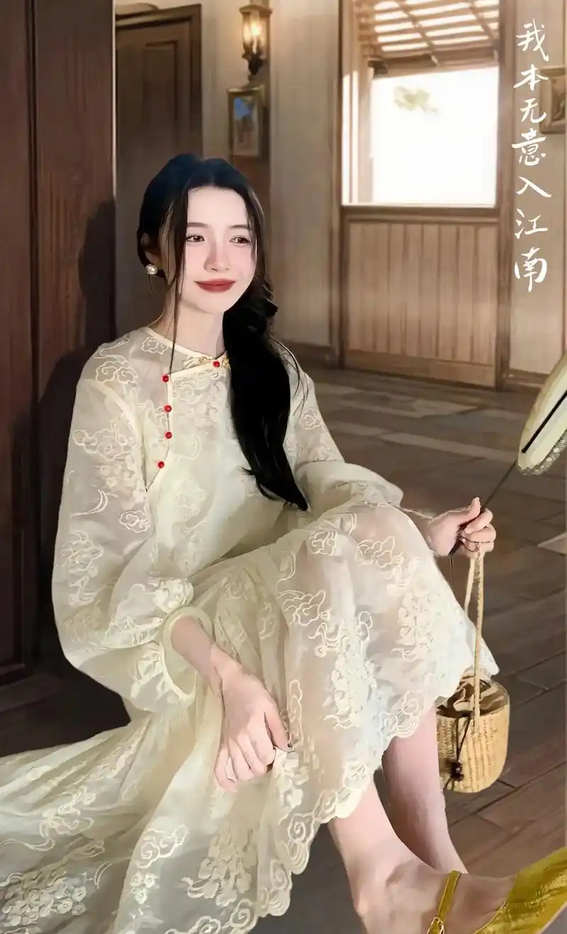 嘿,朋友们,有没有那么一瞬间,你觉得自己就像是从古画里走出来的女子