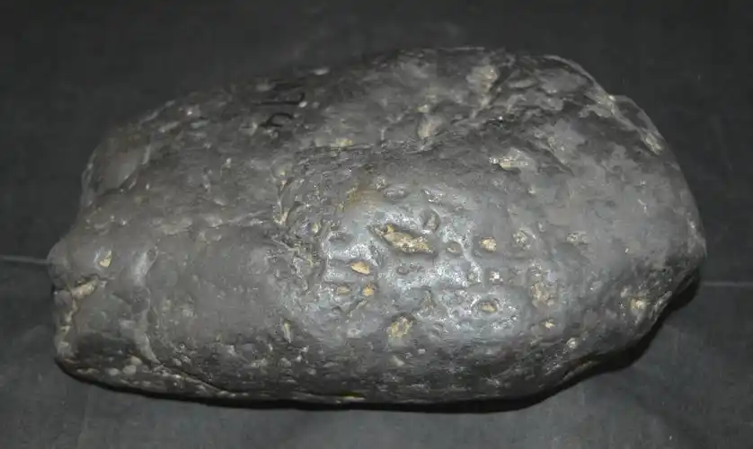 罕见新疆石铁陨石即将亮相全国文物艺术品交易会__凤凰网