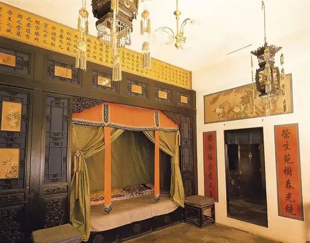 从古代皇帝卧室看:住大房 睡大床好不好?