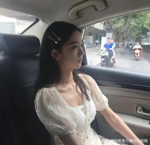 清纯虎牙妹妹——卢婧媛
