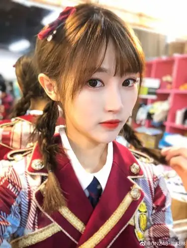 美少女gnz48-谢艾琳迷人自拍美照好喜欢