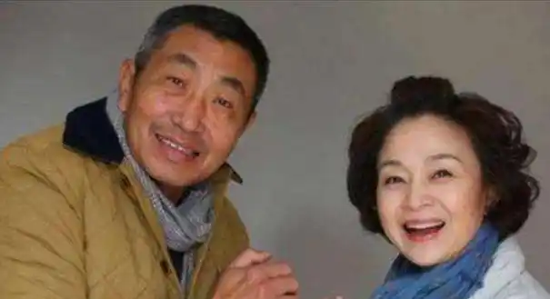 回顾杜源4岁和妻子相识结婚40年无绯闻今女儿成最大的骄傲