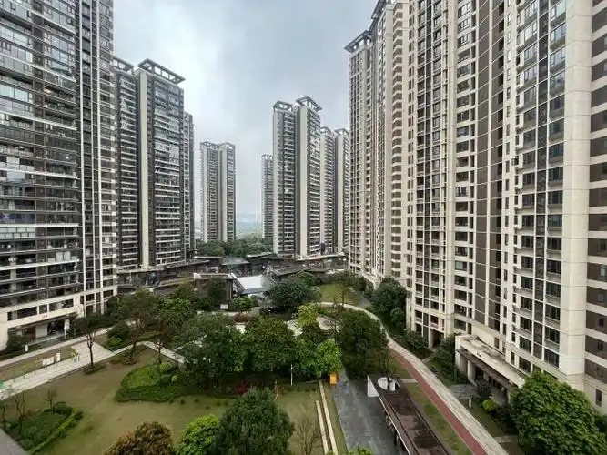 保利碧桂园悦公馆超干净舒适近校楼下大商超免停车费超值