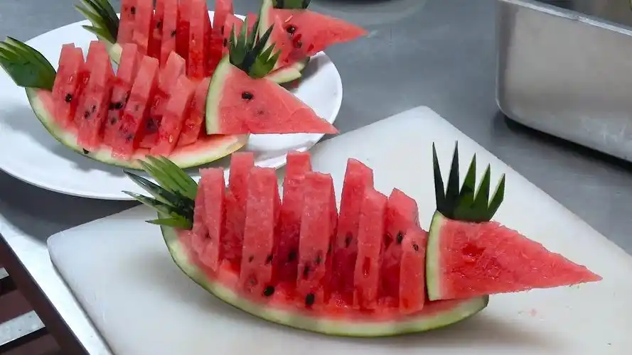 西瓜怎么摆造型