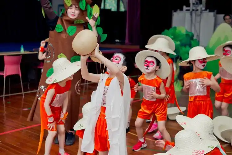 涵宝的绘本剧表演