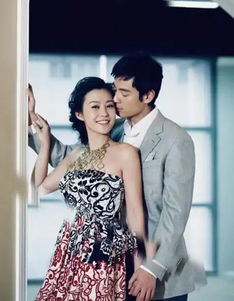 回顾李光洁:娶过郝蕾爱过王珞丹负了殷桃,却娶了小12岁的她
