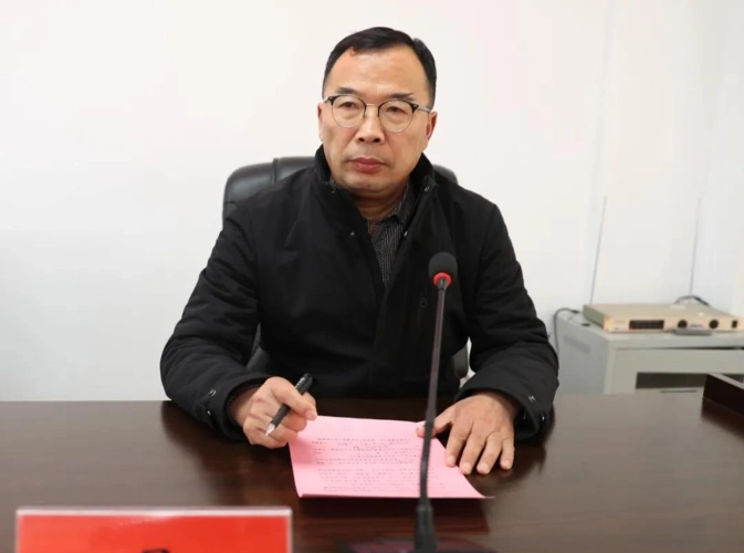 县委常委,政法委书记余季,县委常委,组织部长吕菲,县政府党组成员,县