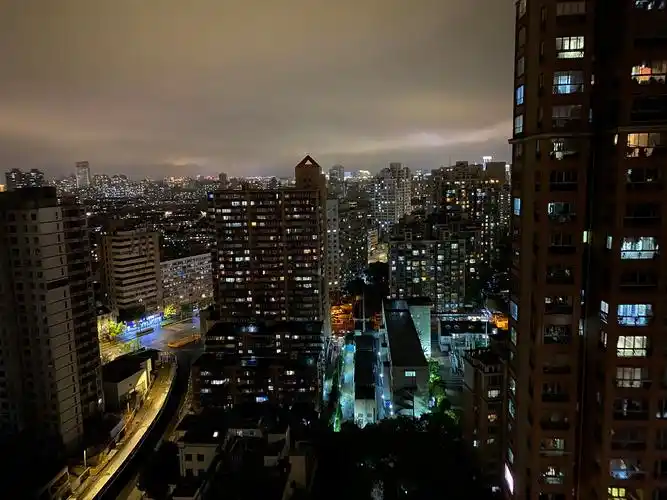 摄影记疫窗外的万家灯火每一盏都照亮黑夜