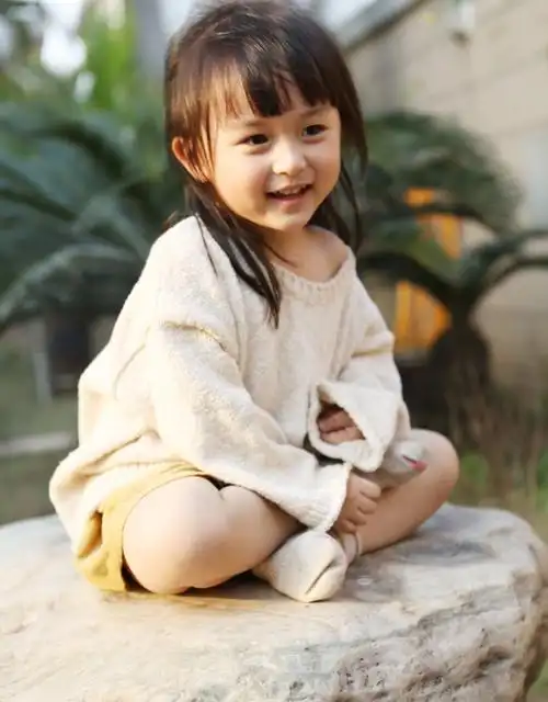 回顾刘楚恬2岁出道年入百万因长相甜美被禁止整容如今长成啥样