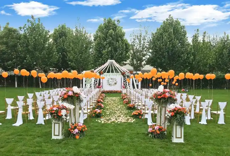 橙色田园风户外婚礼