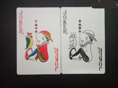 扑克牌是根据历法原理制成,其中大小王分别代表什么