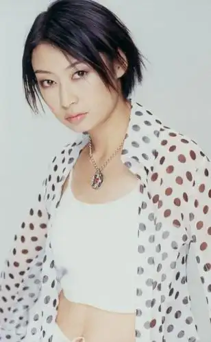 资料图片:艺人梁静精彩写真 (37)