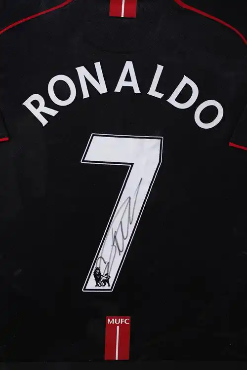 绝代双骄 梅西c罗签名球衣专场  拍品详情 进入该拍品专场   起拍价